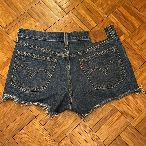 Levi's Classic Blue Denim Shorts - Picture 6 of 8